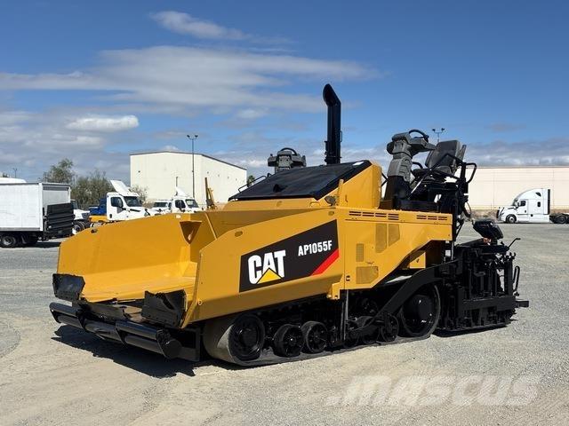 CAT AP1055F Asfaltadoras