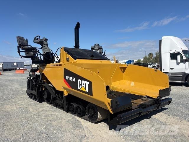 CAT AP1055F Asfaltadoras