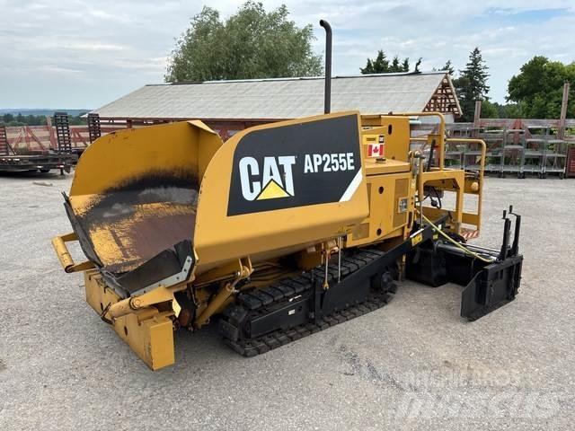 CAT AP255E Asfaltadoras