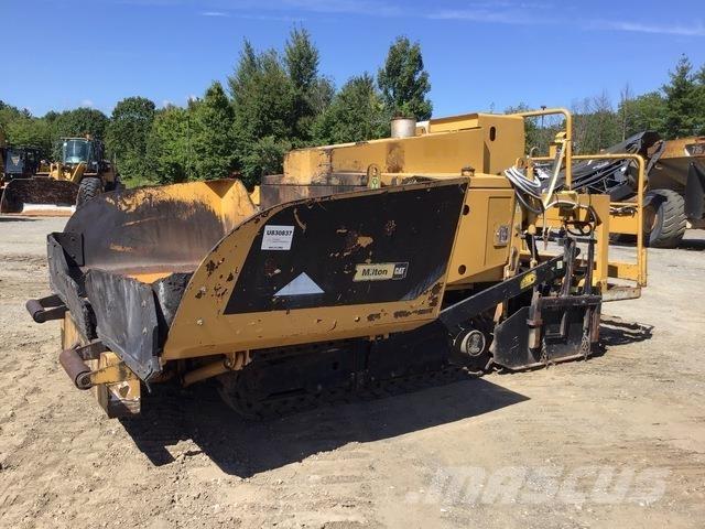 CAT AP255E Asfaltadoras