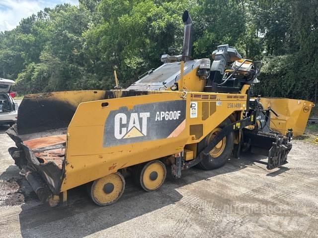 CAT AP600F Asfaltadoras