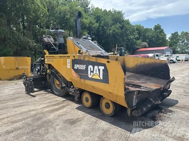 CAT AP600F Asfaltadoras