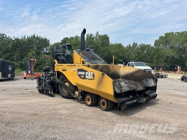 CAT AP600F Asfaltadoras