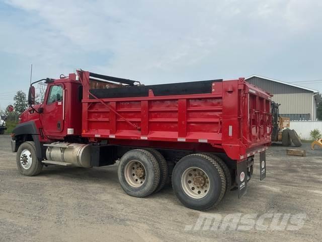 CAT CT660S Camiones bañeras basculantes o volquetes