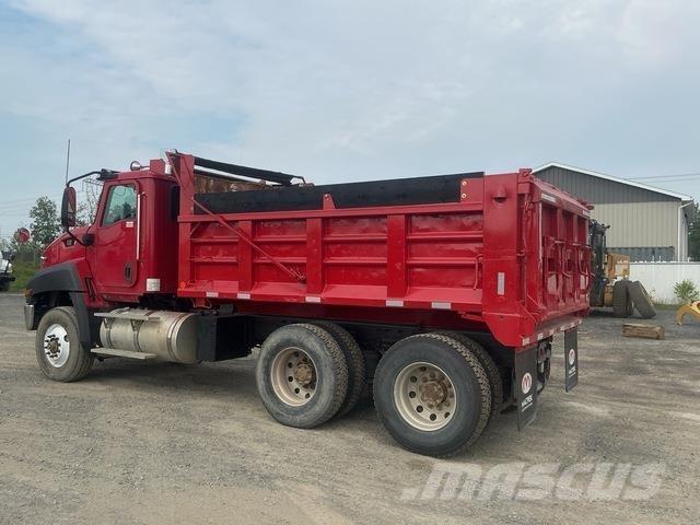 CAT CT660S Camiones bañeras basculantes o volquetes