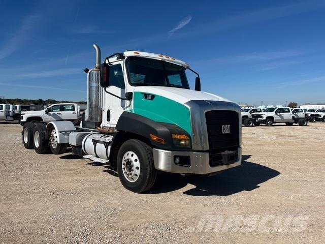 CAT CT660S Cabezas tractoras