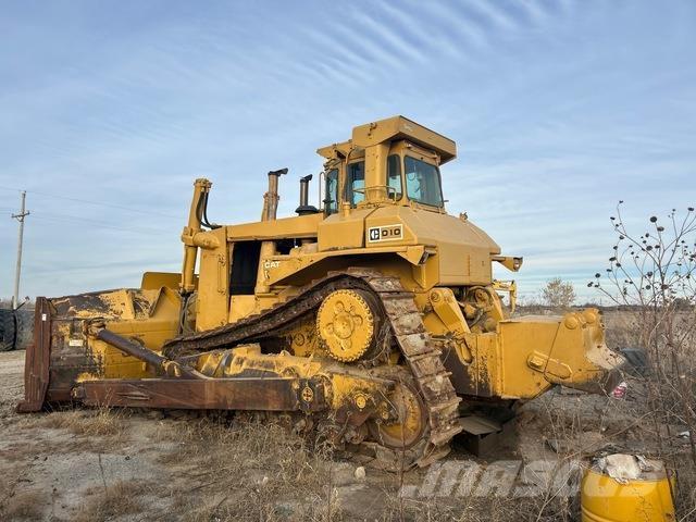 CAT D10 Buldozer sobre oruga