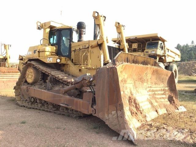 CAT D10R Buldozer sobre oruga