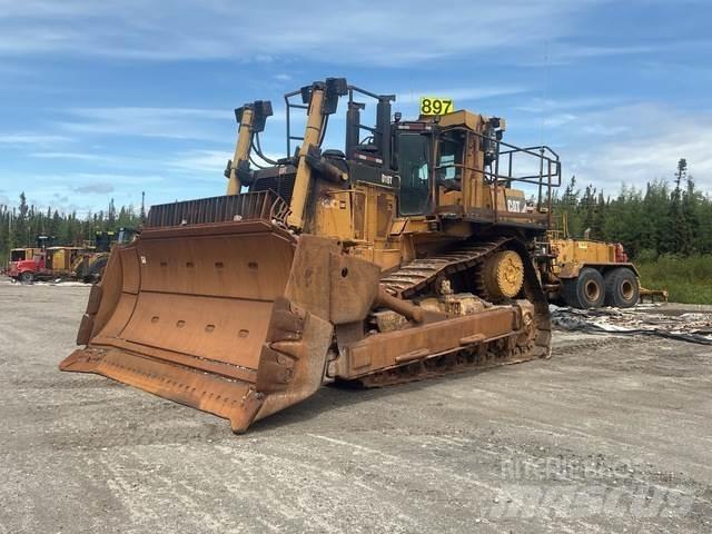 CAT D10T Buldozer sobre oruga
