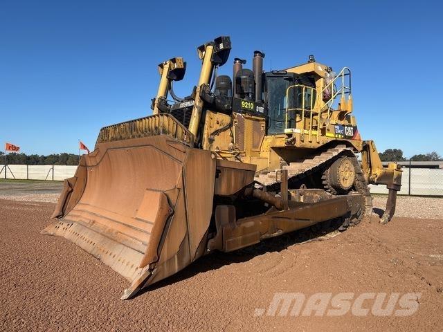 CAT D10T Buldozer sobre oruga