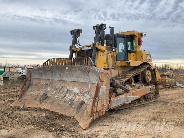 CAT D10T Buldozer sobre oruga