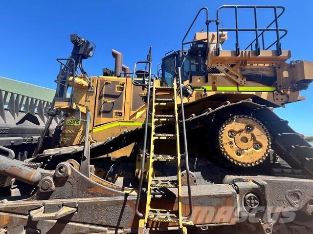 CAT D11T Buldozer sobre oruga
