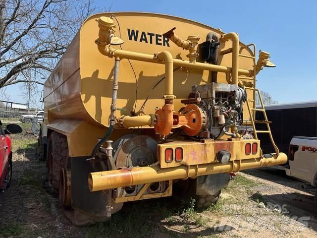 CAT D300D Camiones cisterna