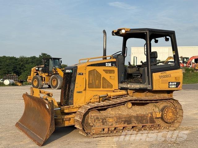 CAT D3K XL Buldozer sobre oruga