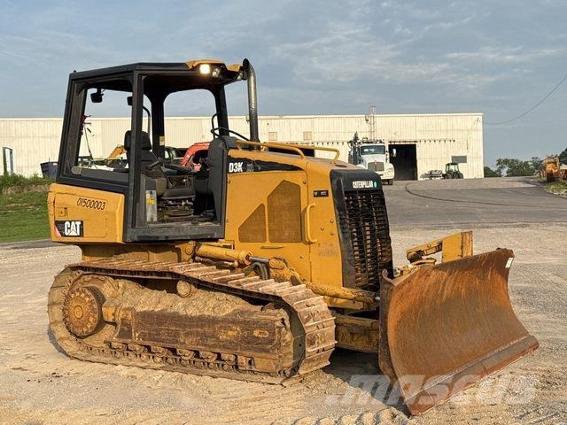 CAT D3K XL Buldozer sobre oruga