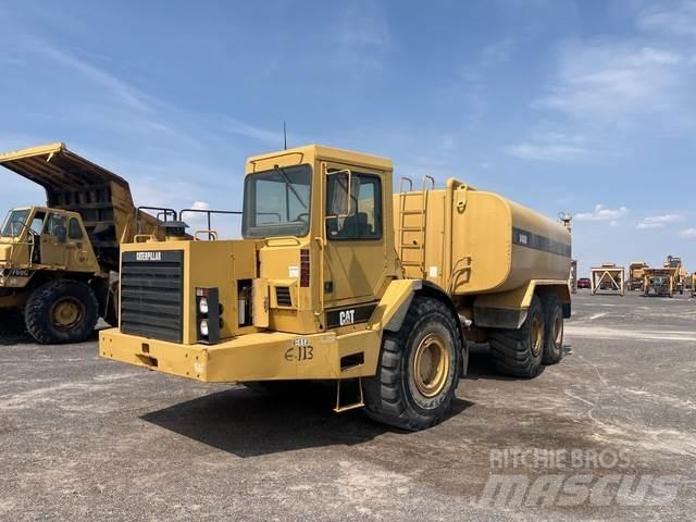 CAT D400D Camiones cisterna