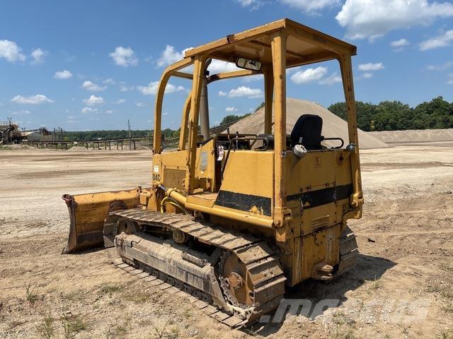 CAT D4C Buldozer sobre oruga