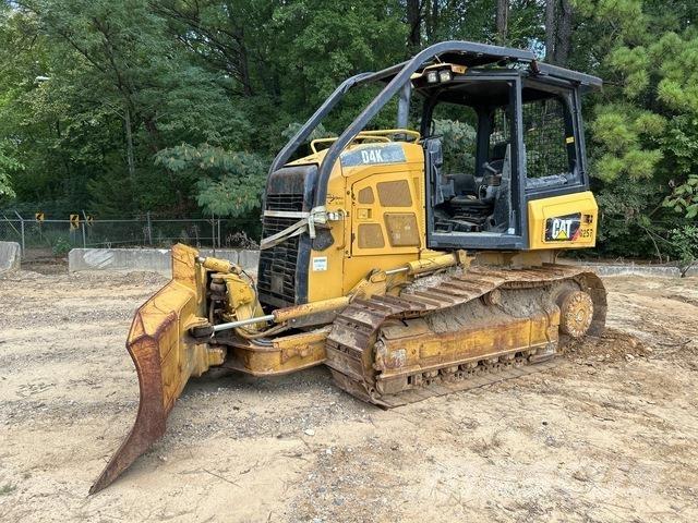 CAT D4K2 XL Buldozer sobre oruga