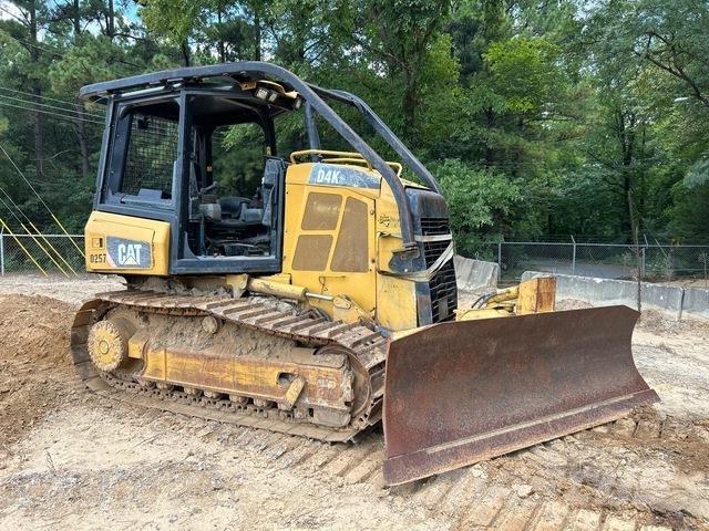 CAT D4K2 XL Buldozer sobre oruga