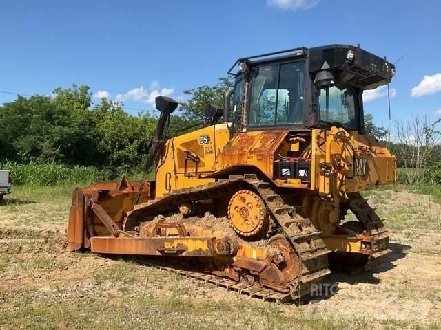 CAT D5 Buldozer sobre oruga
