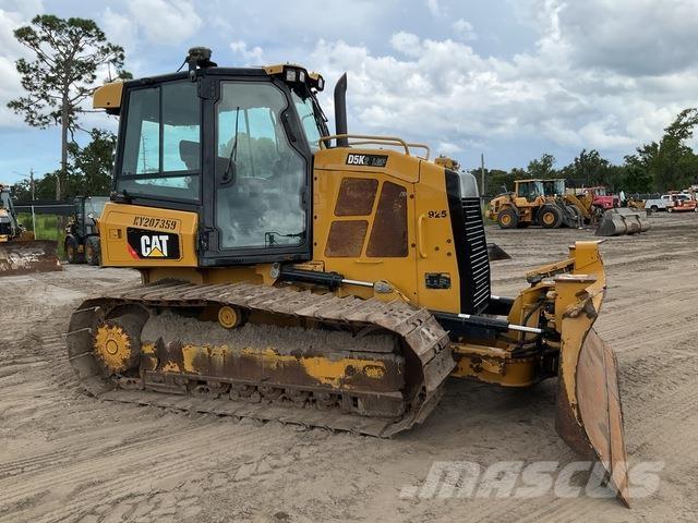 CAT D5K2 LGP Buldozer sobre oruga