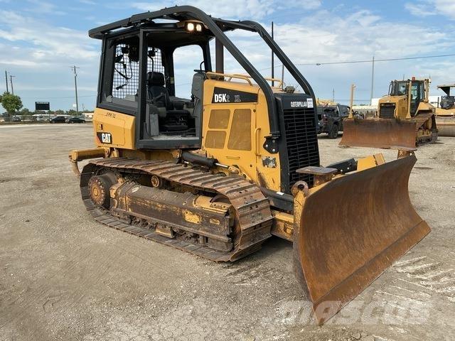 CAT D5K2 XL Buldozer sobre oruga