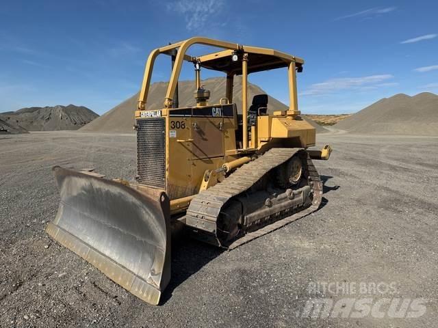 CAT D5M XL Buldozer sobre oruga
