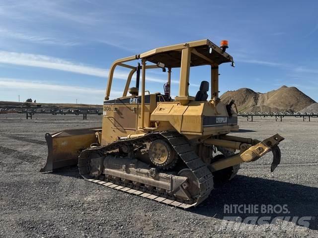 CAT D5M XL Buldozer sobre oruga