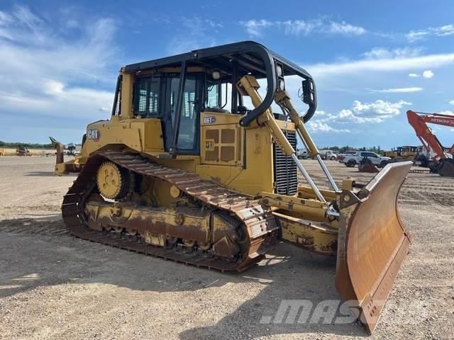 CAT D6T Buldozer sobre oruga
