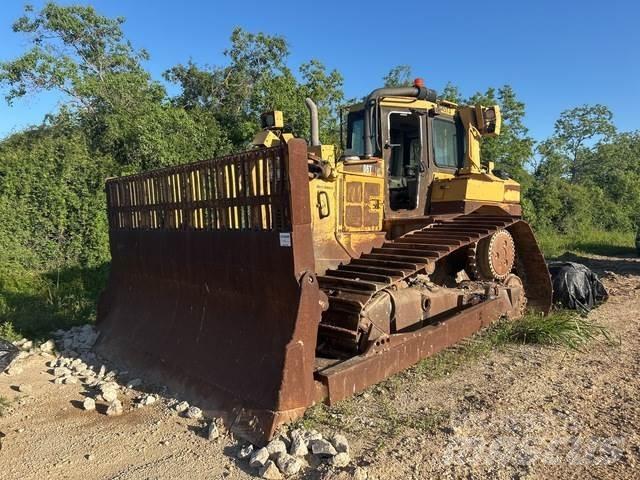 CAT D6T LGP Buldozer sobre oruga