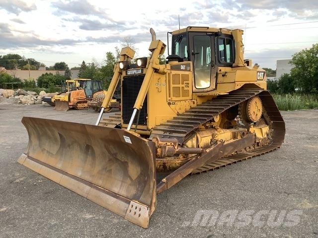 CAT D6T LGP Buldozer sobre oruga