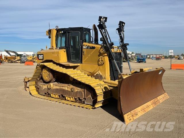 CAT D6T LGP Buldozer sobre oruga