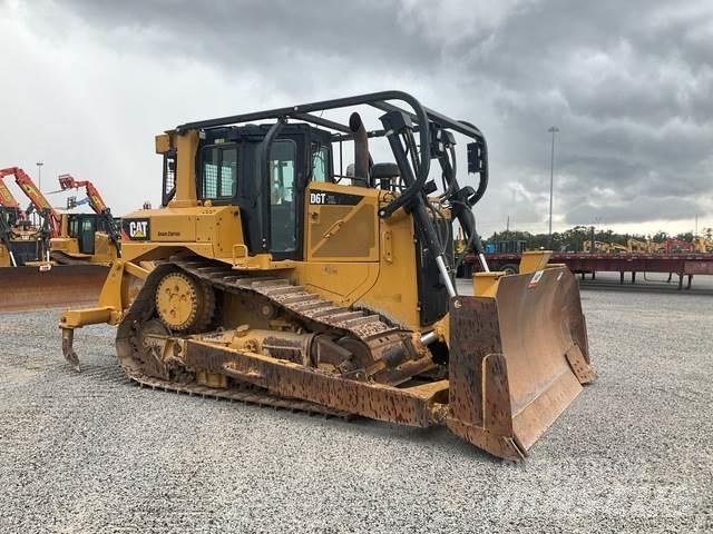 CAT D6T XL Buldozer sobre oruga