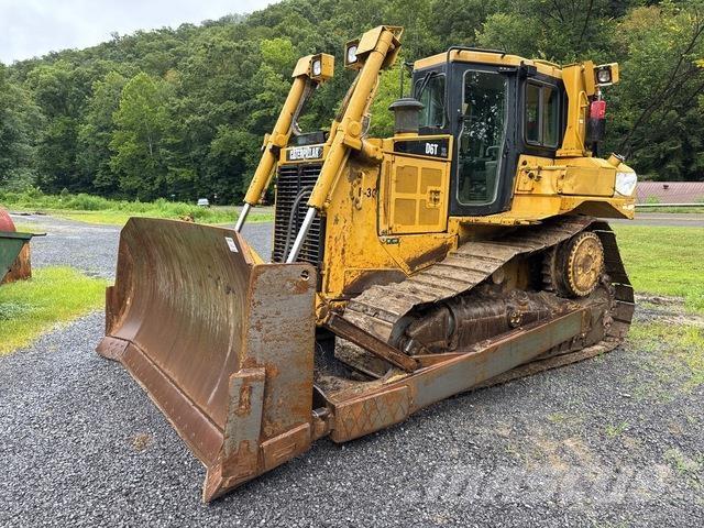 CAT D6T XL Buldozer sobre oruga