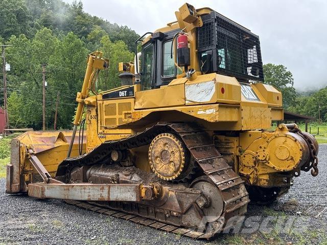 CAT D6T XL Buldozer sobre oruga