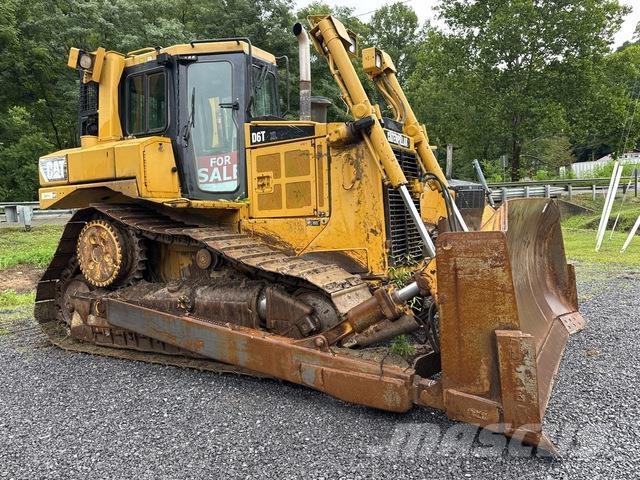 CAT D6T XL Buldozer sobre oruga