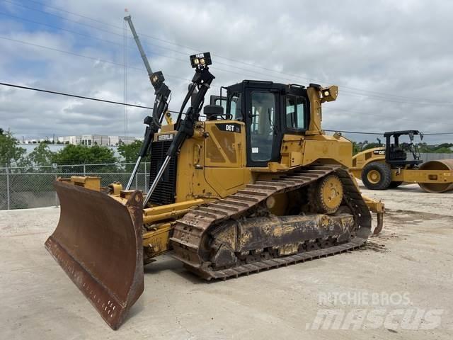 CAT D6T XW Buldozer sobre oruga