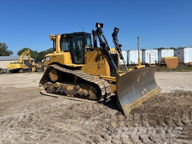 CAT D6T XW Buldozer sobre oruga