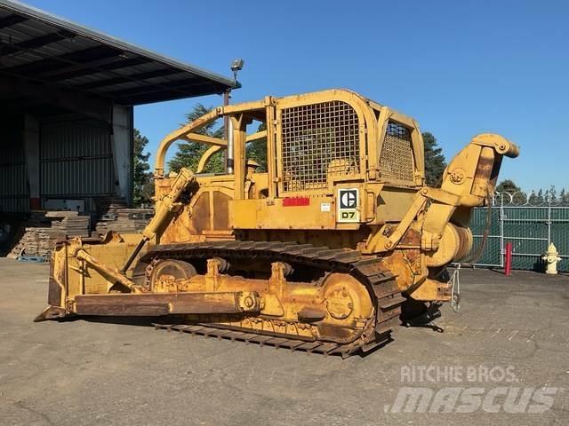 CAT D7 Buldozer sobre oruga