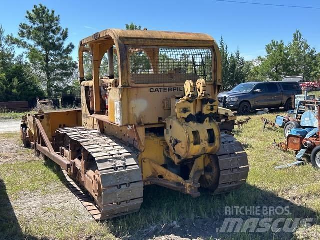 CAT D7 Buldozer sobre oruga