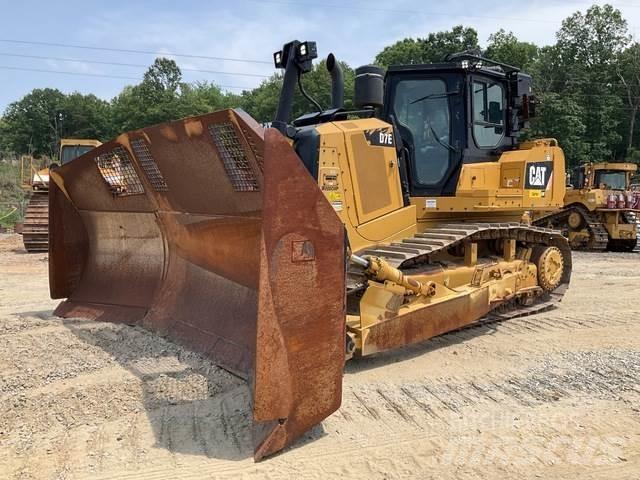 CAT D7E Buldozer sobre oruga