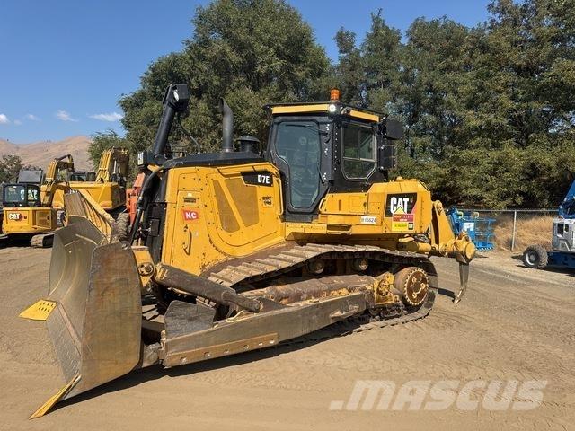 CAT D7E Buldozer sobre oruga
