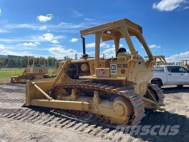 CAT D7G Buldozer sobre oruga