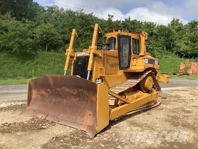 CAT D7H Buldozer sobre oruga