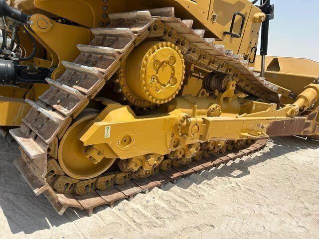 CAT D8 Buldozer sobre oruga