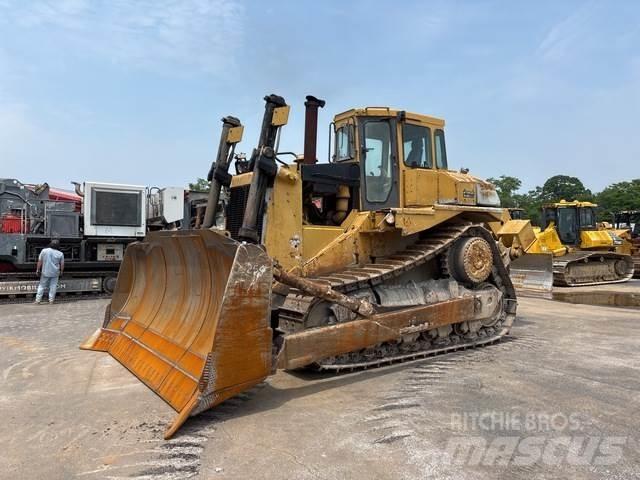 CAT D8L Buldozer sobre oruga