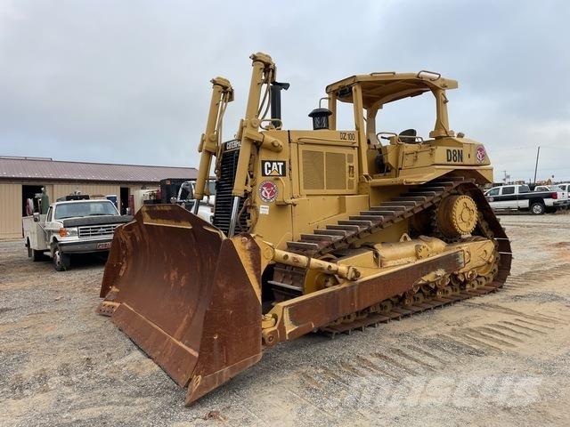 CAT D8N Buldozer sobre oruga