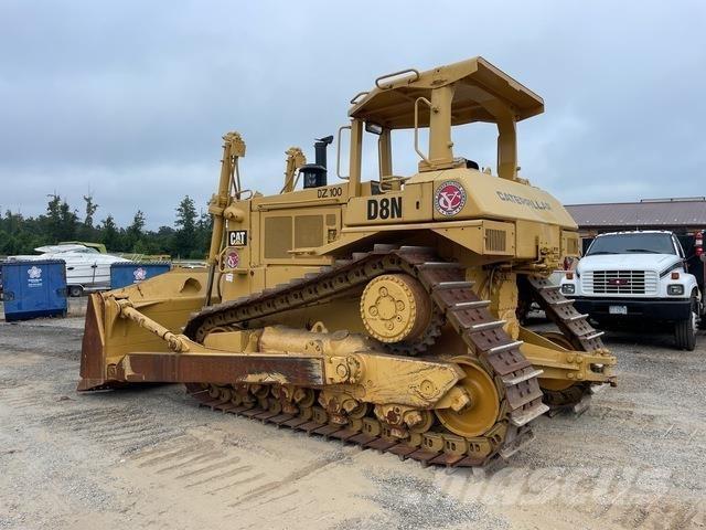 CAT D8N Buldozer sobre oruga