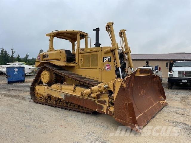 CAT D8N Buldozer sobre oruga