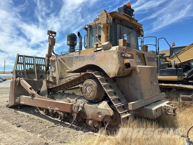 CAT D8T Buldozer sobre oruga
